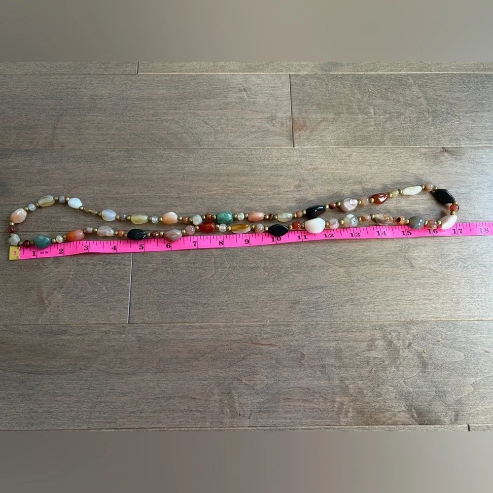 Vibrant Polished Agate Necklace with Gold Accents